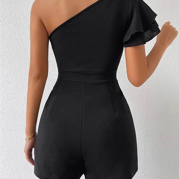 BLACK ONE SHOULDER RIFFLE SHORT ROMPER - Picture 6 of 8